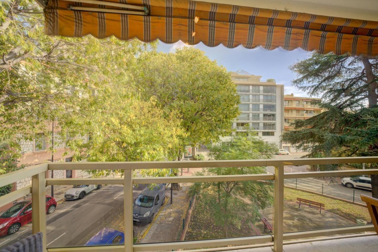 Elegant Apt W/2 Terraces/Mins To Beach & Shops Antibes Eksteriør bilde