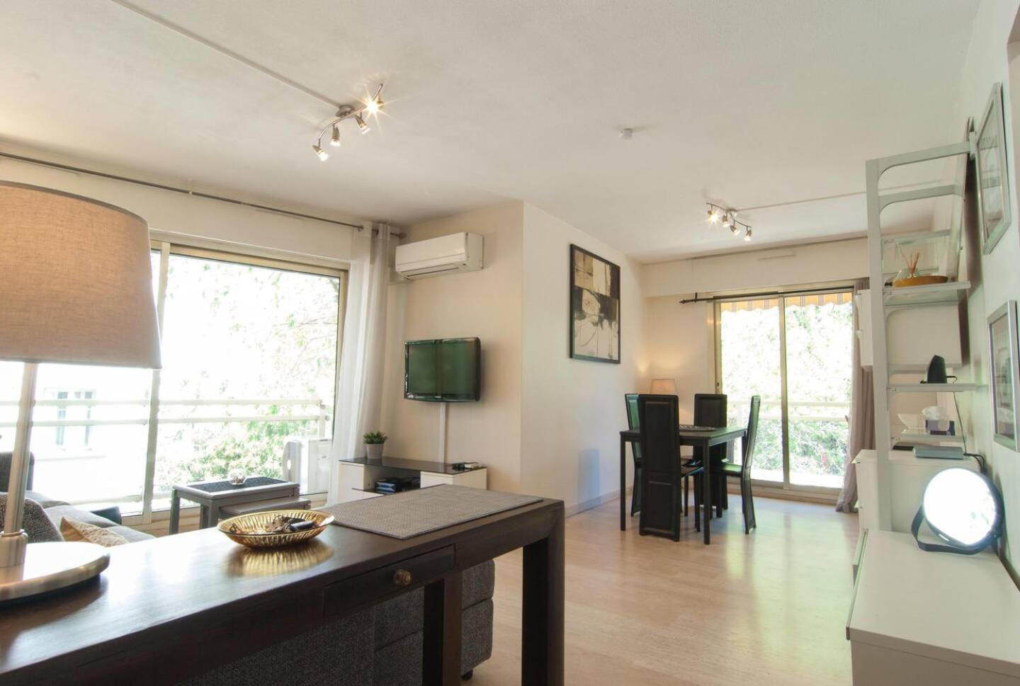 Elegant Apt W/2 Terraces/Mins To Beach & Shops Antibes Eksteriør bilde