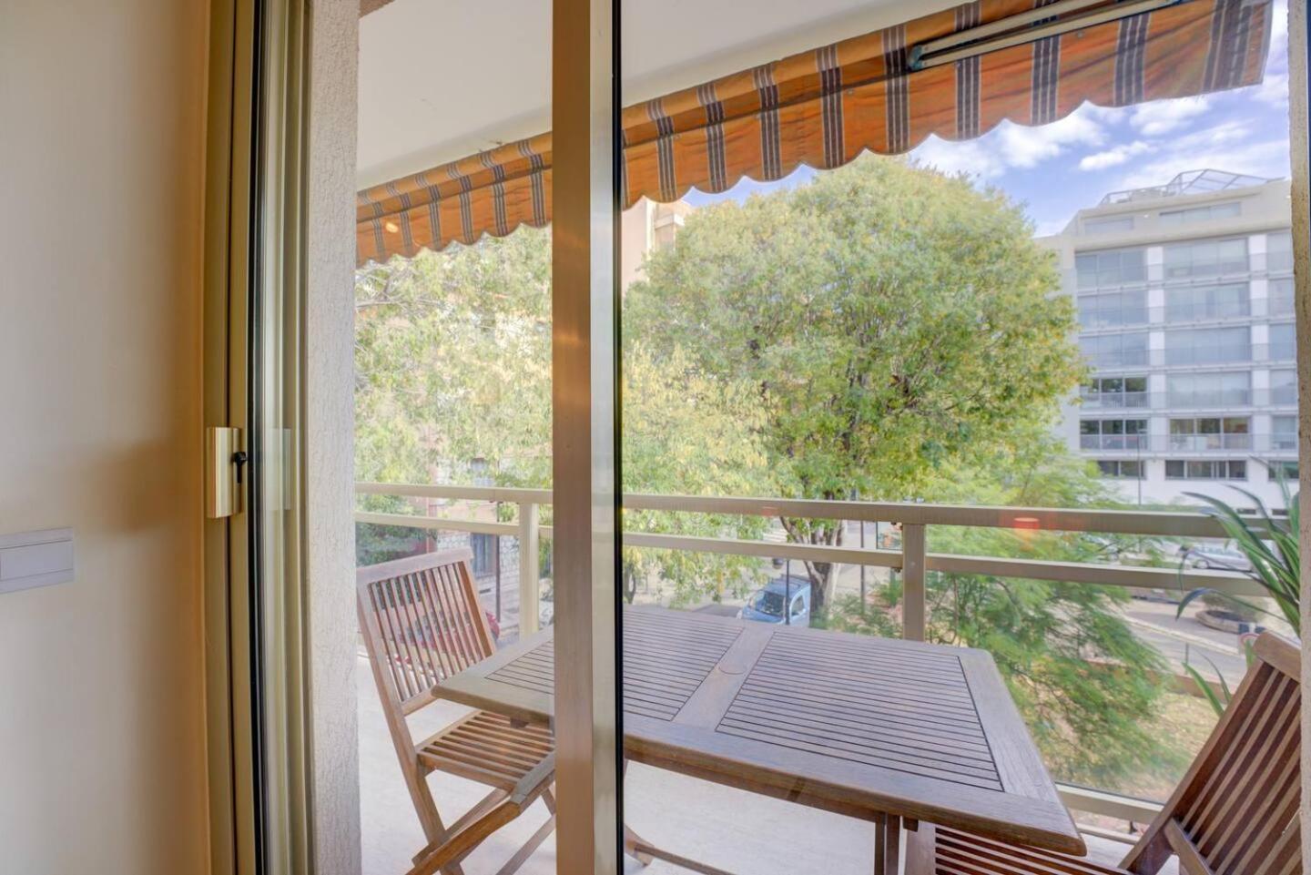 Elegant Apt W/2 Terraces/Mins To Beach & Shops Antibes Eksteriør bilde