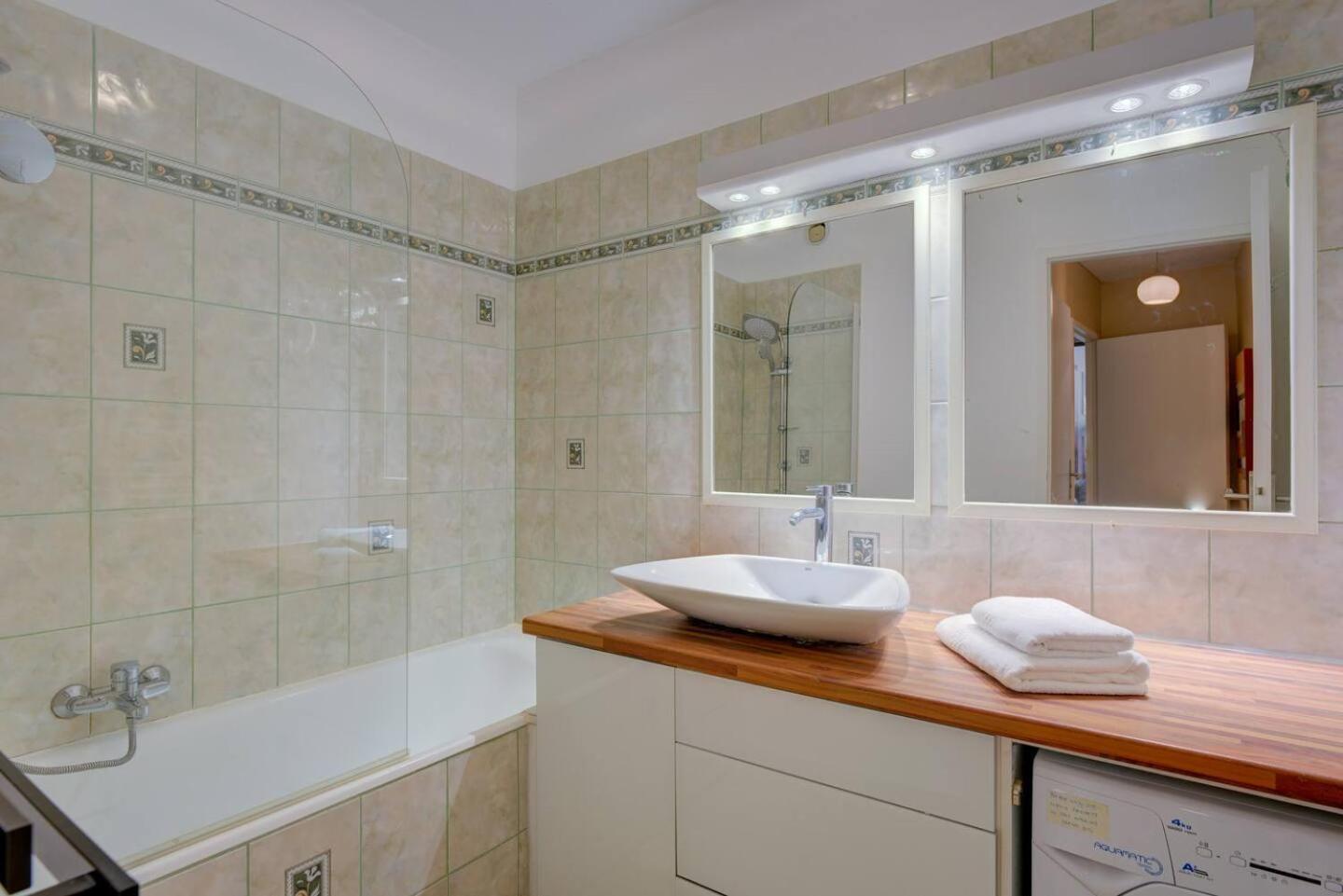 Elegant Apt W/2 Terraces/Mins To Beach & Shops Antibes Eksteriør bilde